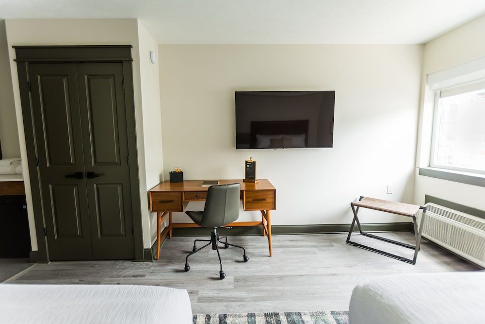 The Vic By Kasa Accessible King Room (Self Check-in) 6