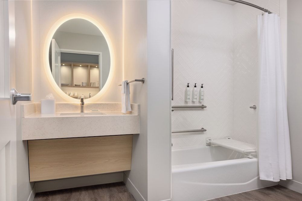 TownePlace Suites by Marriott Mankato Studio, 2 Queen Beds (Mobility/Hearing Accessible, Tub) 5