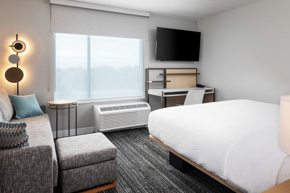 TownePlace Suites by Marriott Mankato Studio, 1 King Bed with Sofa bed (Mobility Accessible, Tub) 4