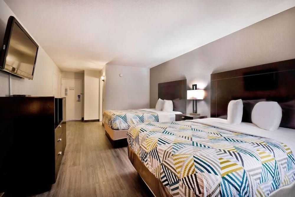 Home Place Suites Deluxe Double Room, 2 Queen Beds, Non Smoking, Kitchenette 2