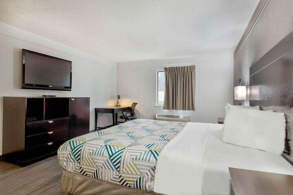 Home Place Suites Deluxe Single Room 5