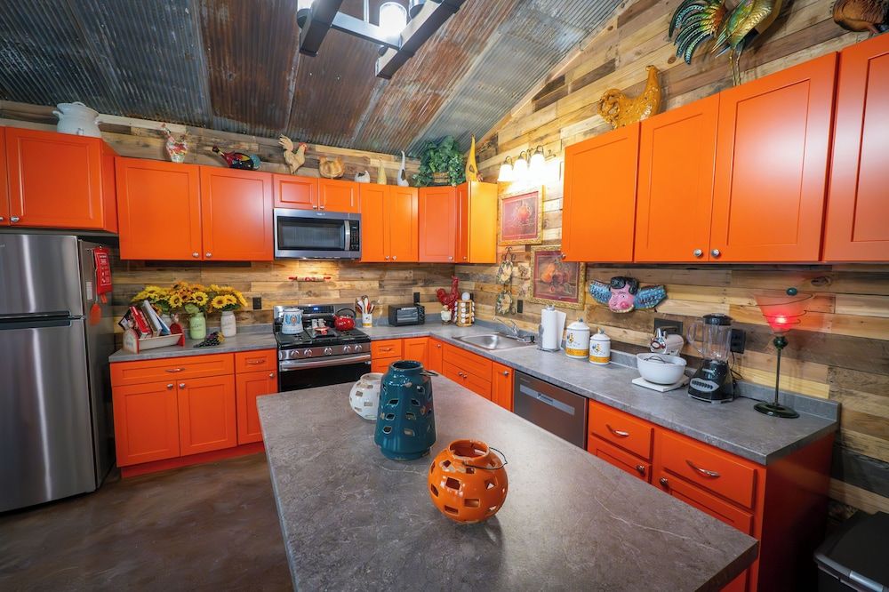 Hermann Grain Bins BNB Chicken Run 30