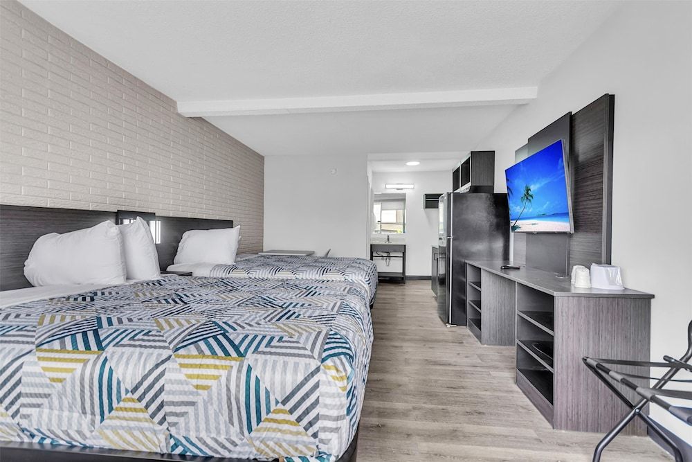 Studio 6 Summerville, SC – Charleston Standard Room, 2 Queen Beds, Non Smoking 4