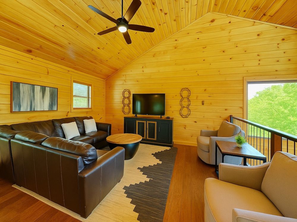 Studio (3 Bedrooms)