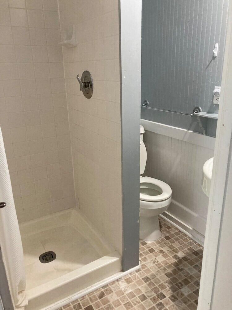 Balsam Mountain Inn Standard Room 9