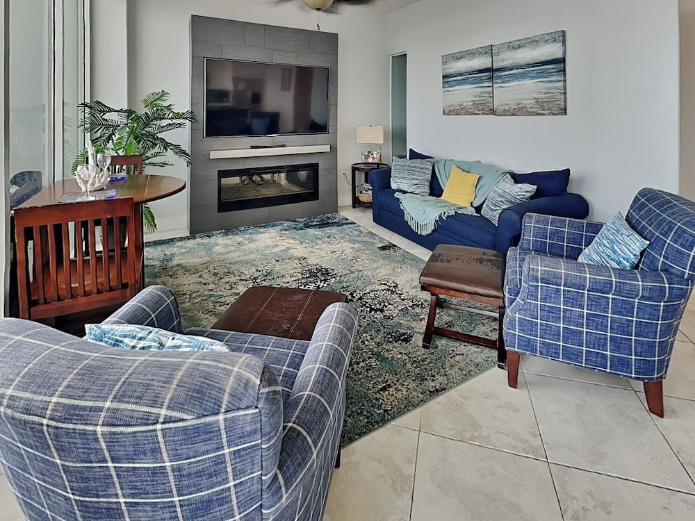 Condo (3 Bedrooms)