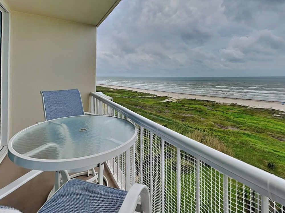 Condo (2 Bedrooms)