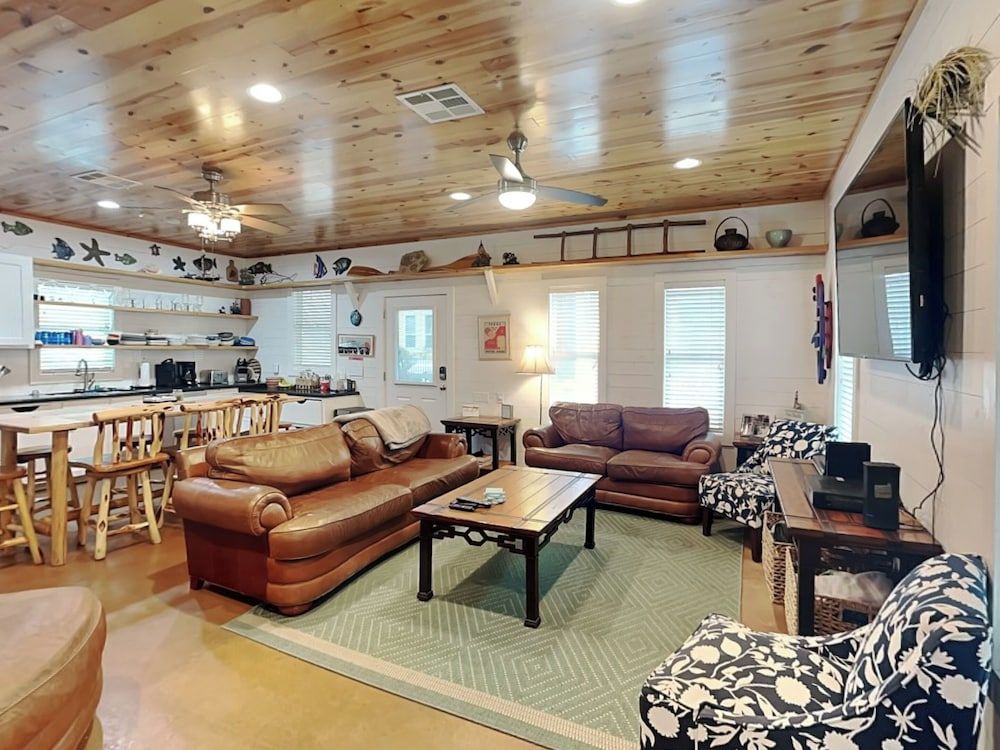 House (4 Bedrooms)