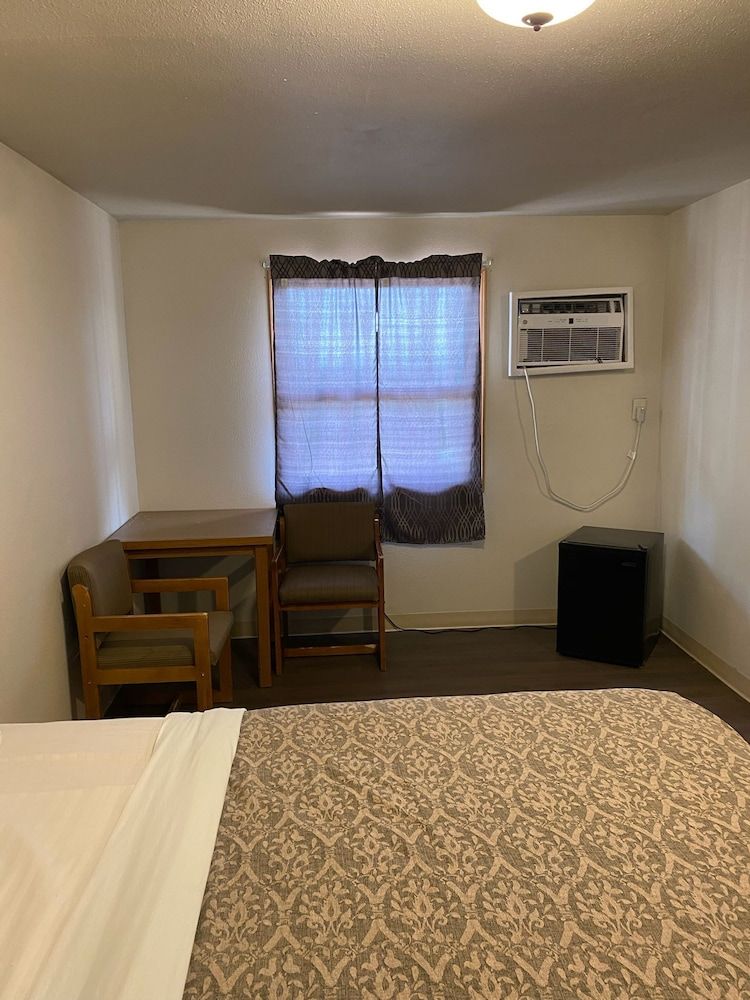 Standard Quadruple Room, 2 Queen Beds, Non Smoking