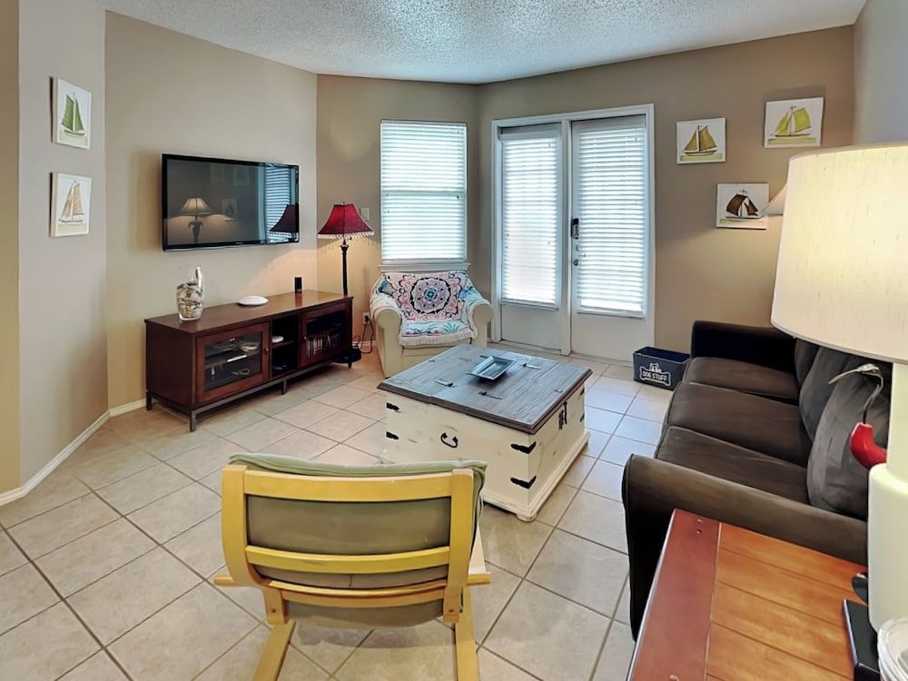 Condo (2 Bedrooms)