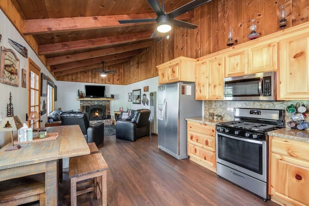 Walk to Alpine Slide - Almost a View Signature Cabin, 2 Bedrooms, Non Smoking, Kitchen 6