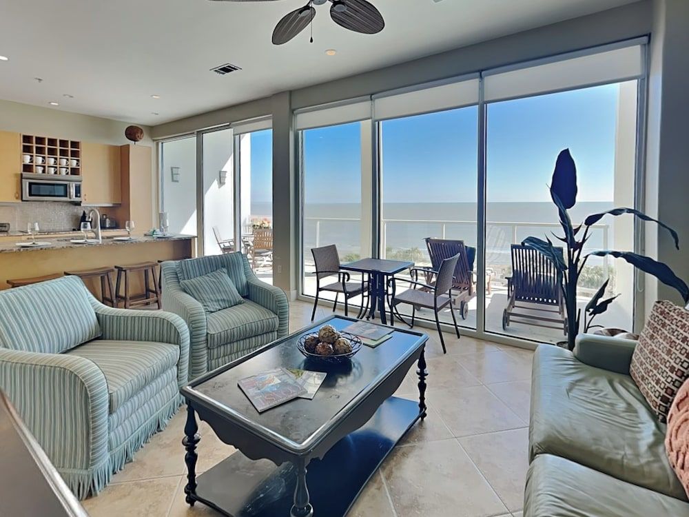 Condo (3 Bedrooms)