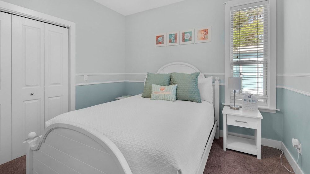 3BR Home in Seagrove Beach + Free Tickets: Bikes, Dolphin Cruise & More! House, Multiple Beds, Patio, Garden View (Walking on Waves) 12