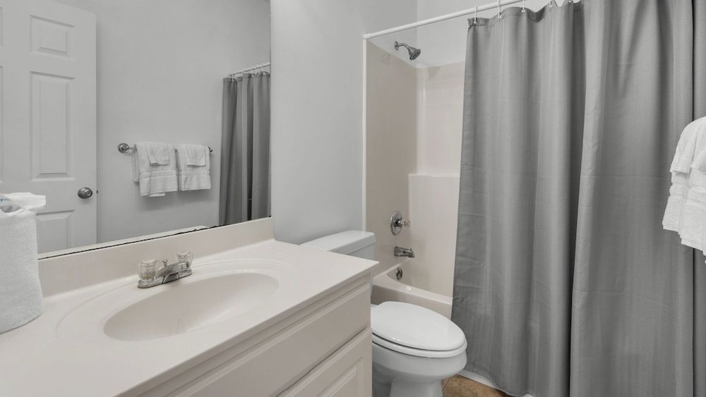 Seagrove 2BR Near Lake & Beach + Free Tickets: Bikes, Dolphin Cruise & More! Condo, Multiple Beds, Balcony, Garden View (Heron's Watch 6207) 19