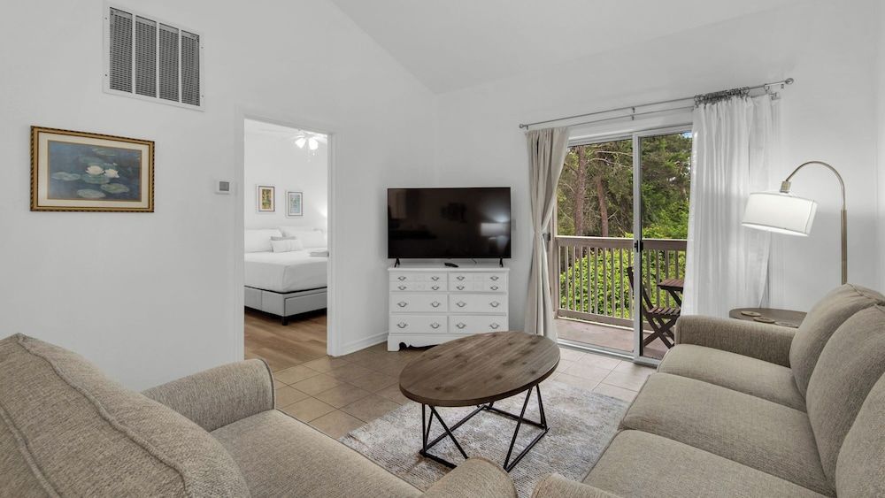 Seagrove 2BR Near Lake & Beach + Free Tickets: Bikes, Dolphin Cruise & More! Condo, Multiple Beds, Balcony, Garden View (Heron's Watch 6207) 6