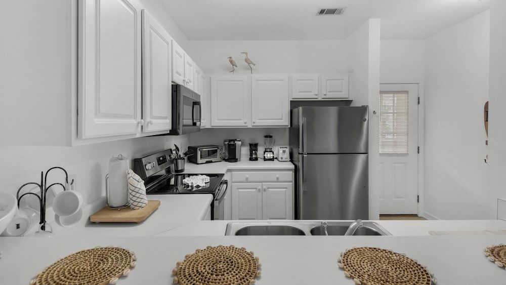 Seagrove 2BR Near Lake & Beach + Free Tickets: Bikes, Dolphin Cruise & More! Condo, Multiple Beds, Balcony, Garden View (Heron's Watch 6207) 12