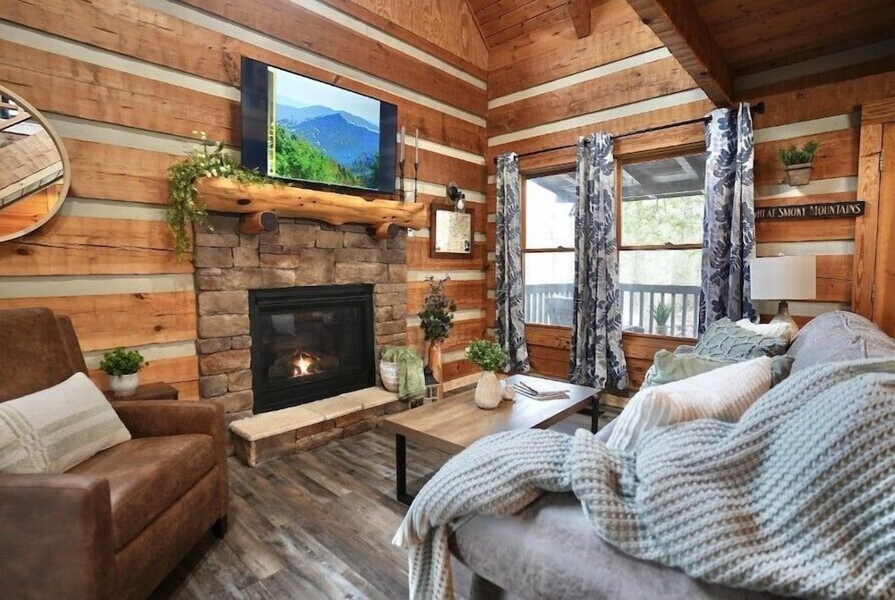 Rustic Rewind Cabin 7