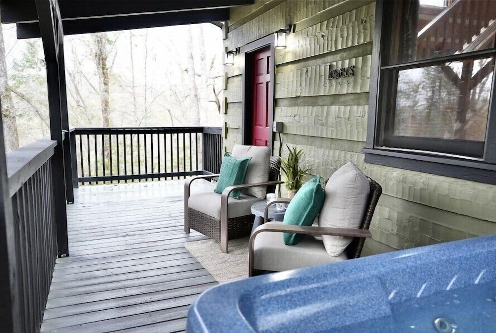 Rustic Rewind Cabin 5