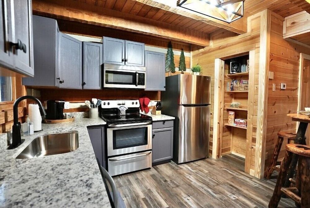 Rustic Rewind Cabin 6