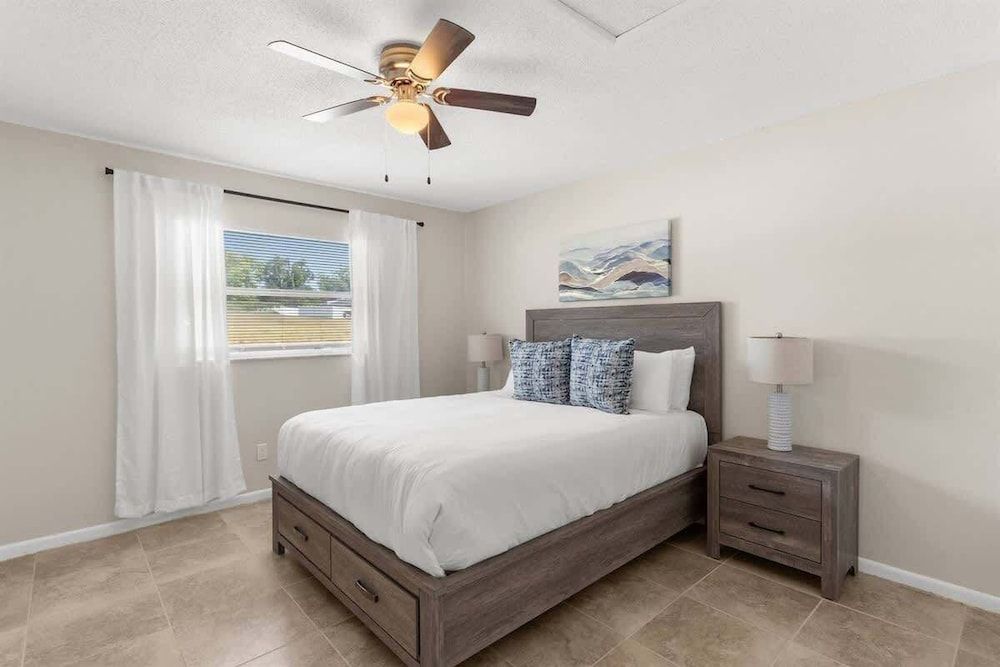 House, Multiple Beds, Kitchen, Garden View (13921 19th st #1 dad)