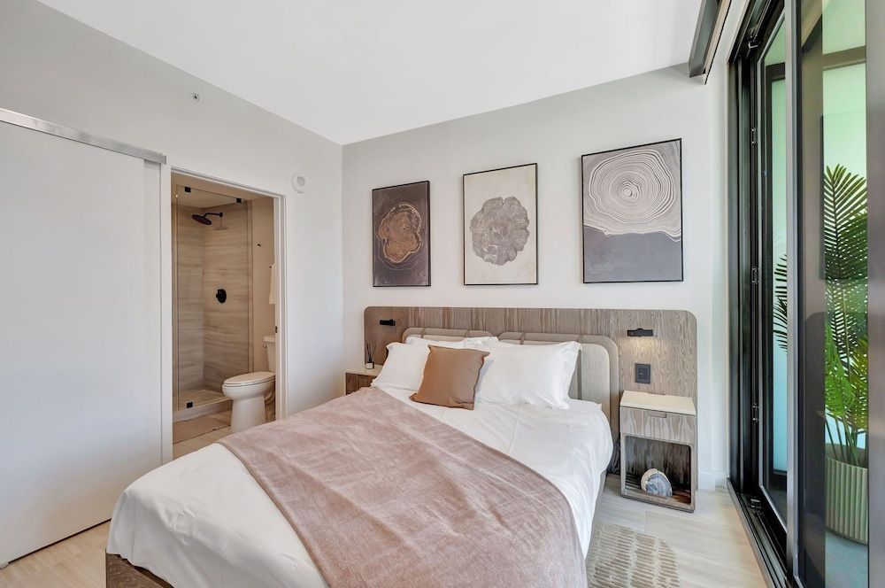 Luxury Condo, 2 Bedrooms