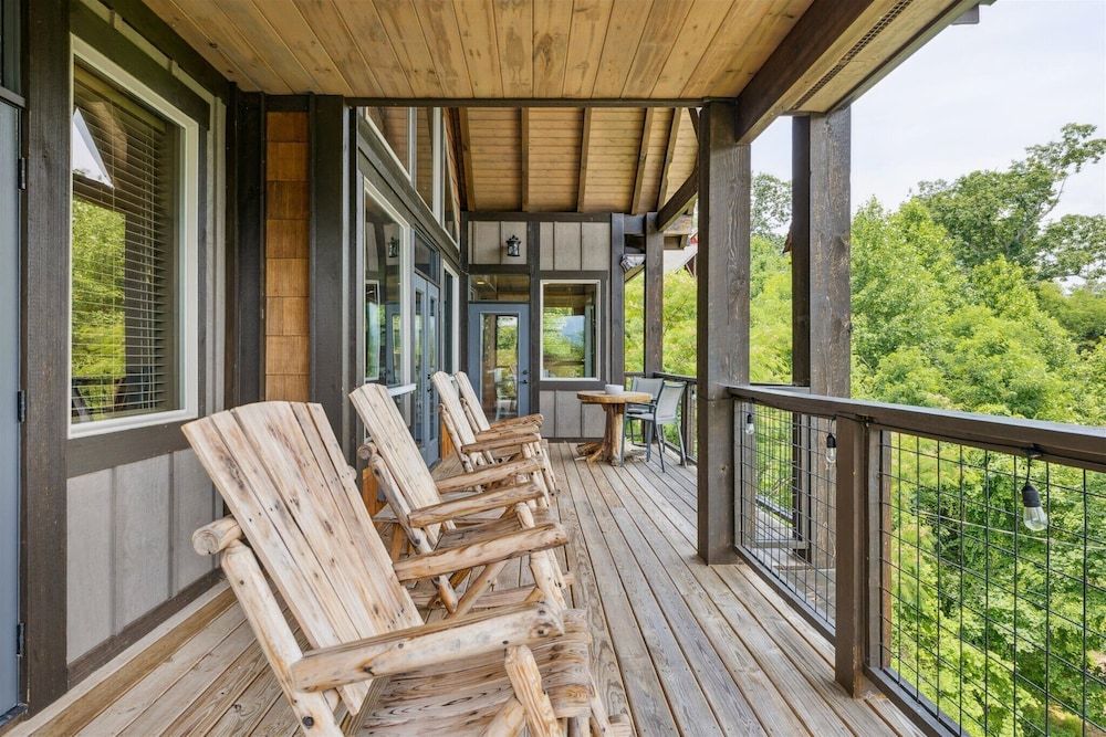 Gorgeous Cabin w Hot Tub Firepit Gameroom Apartment 20