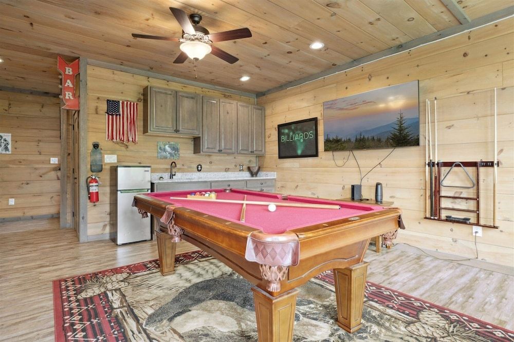 Gorgeous Cabin w Hot Tub Firepit Gameroom Apartment 34