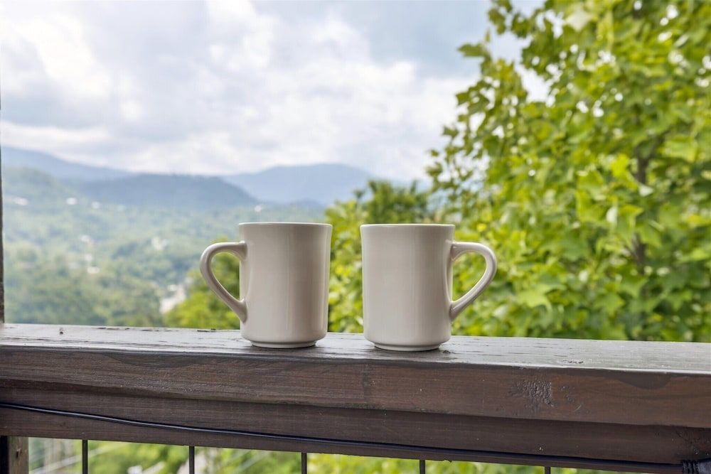 Gorgeous Cabin w Hot Tub Firepit Gameroom Apartment 4