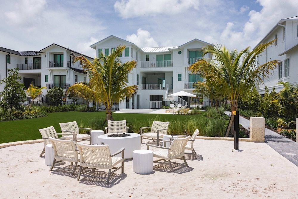 New Waterfront Home - Dreamside House House 53