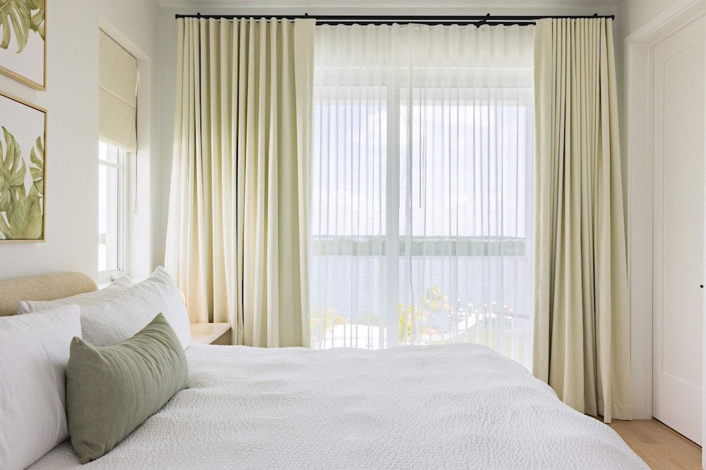 New Waterfront Home - Dreamside House House 24