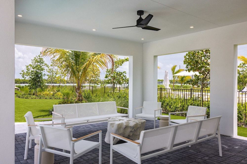 New Waterfront Home - Dreamside House House 51