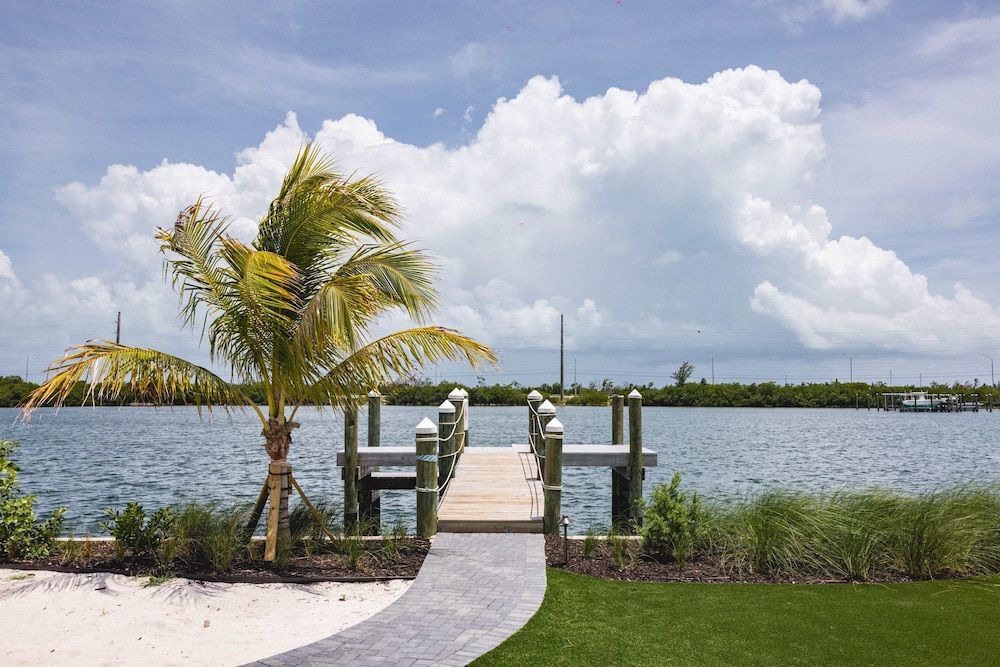 New Waterfront Home - Dreamside House House 57