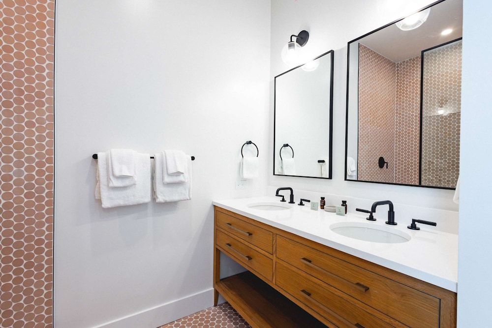 New Waterfront Home - Dreamside House House 42