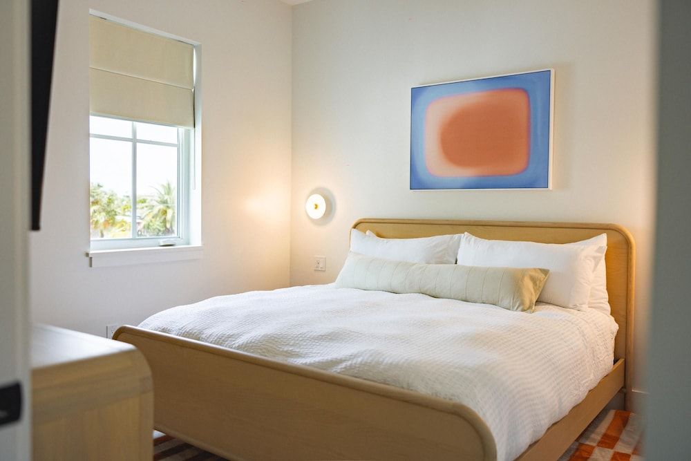 New Waterfront Home - Dreamside House House 8