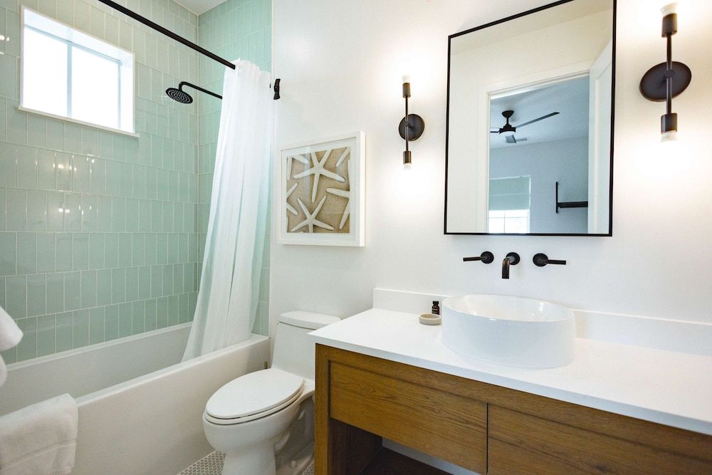 New Waterfront Home - Dreamside House House 10