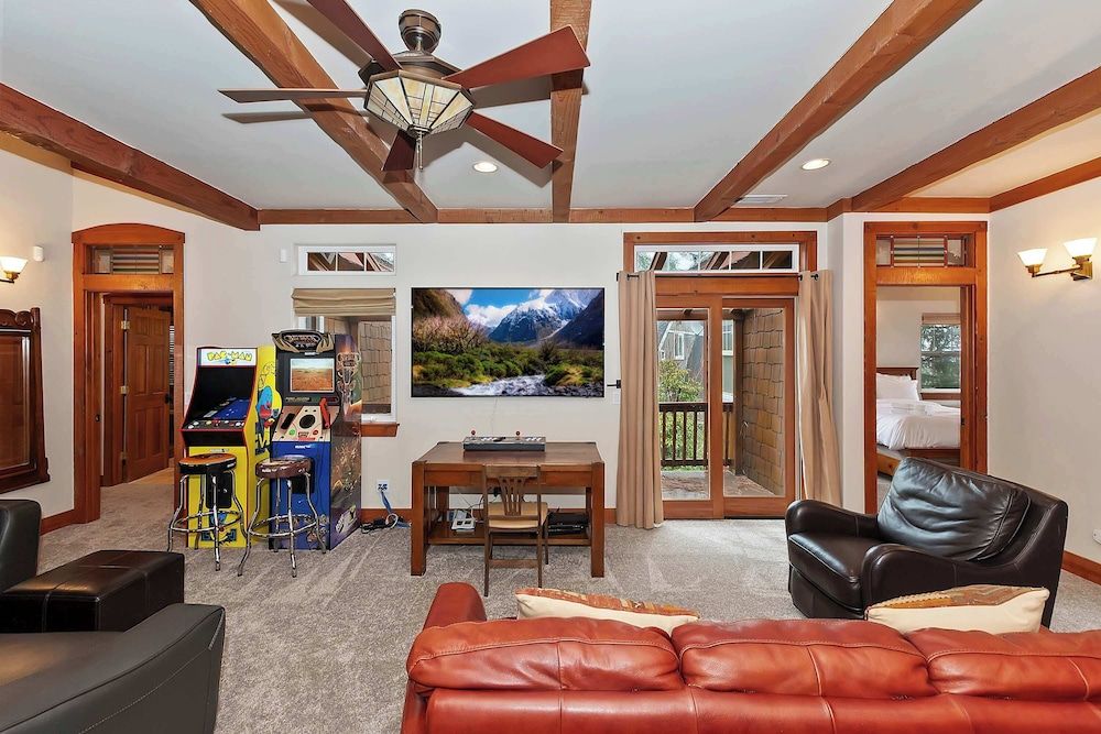 House, Multiple Beds, Patio, Mountain View (Matterhorn Peak Lodge)