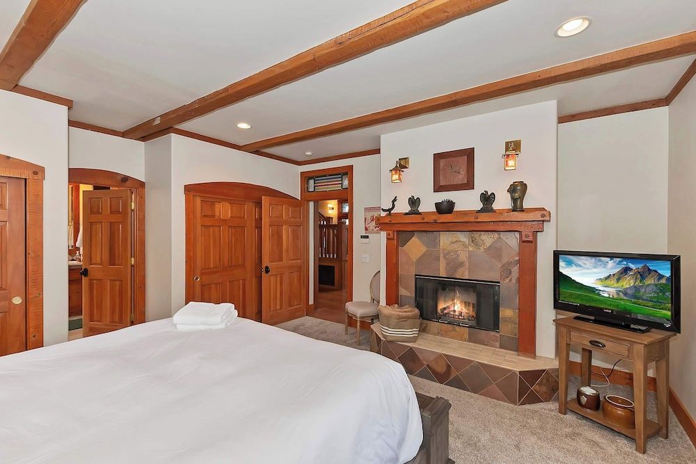 House, Multiple Beds, Patio, Mountain View (Matterhorn Peak Lodge)