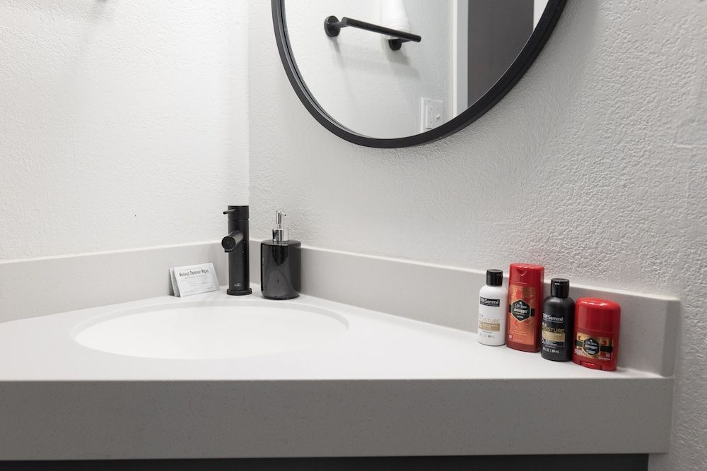 The Junction Hotel and Hostel Basic Shared Dormitory, Women only 5