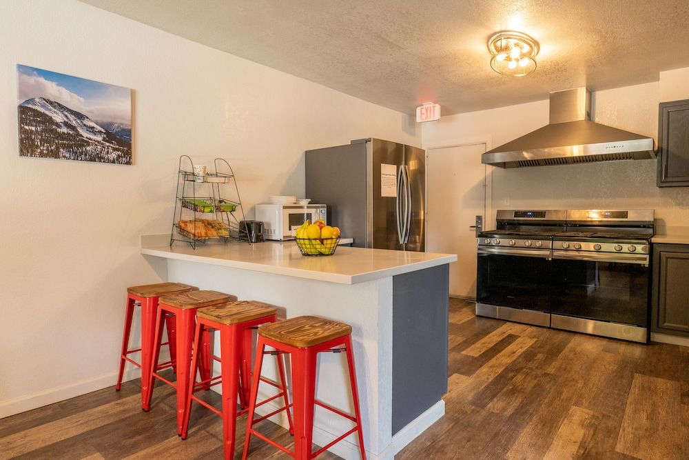 The Junction Hotel and Hostel Basic Shared Dormitory, Women only 6