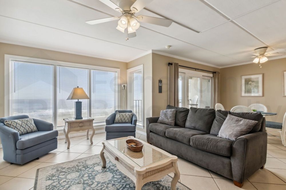 Condo, 2 Bedrooms