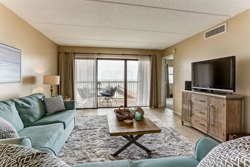 Condo, 2 Bedrooms