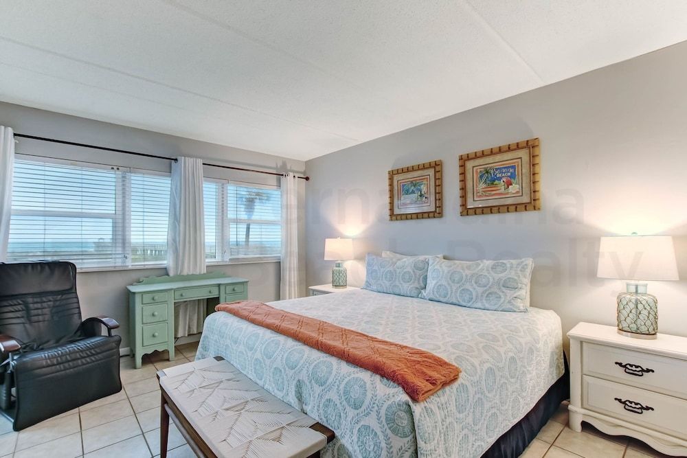 Condo, 2 Bedrooms