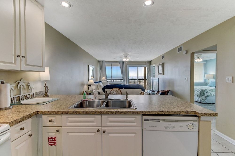 Condo, 2 Bedrooms