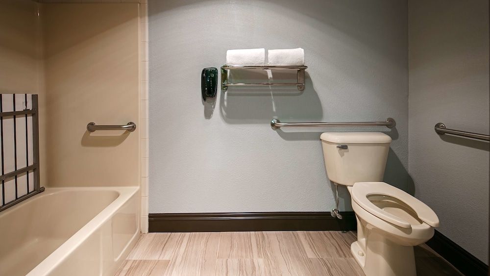 Best Western Plus Rama Inn & Suites