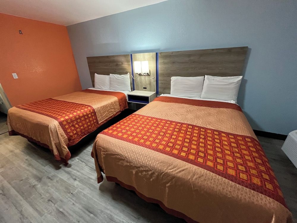 Lovington Inn Double Room, 2 Queen Beds 3