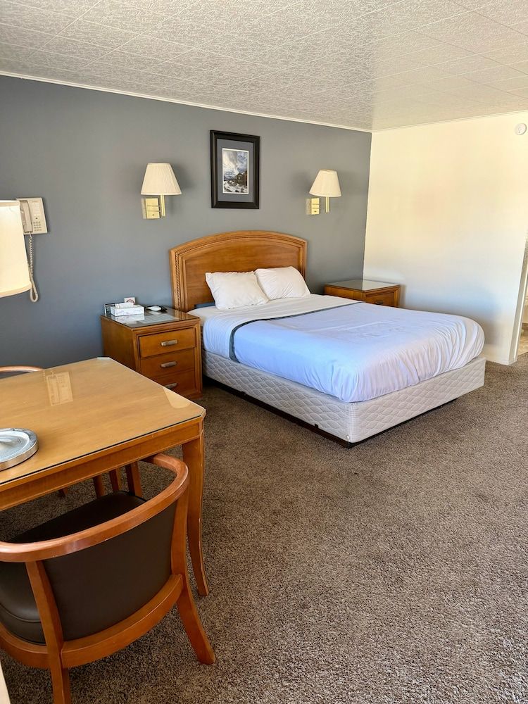 Bristlecone Motel Standard Single Room, 1 Queen Bed