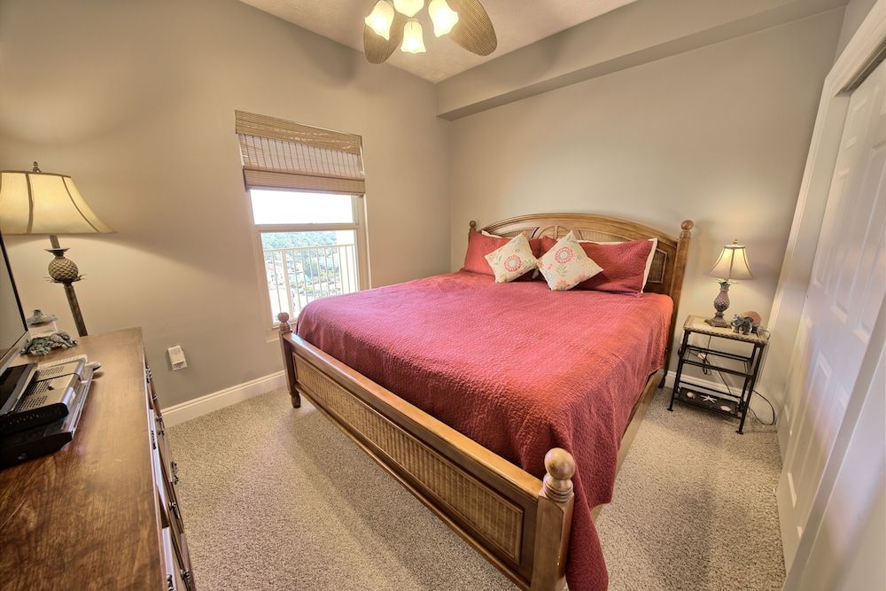 Condo, 2 Bedrooms