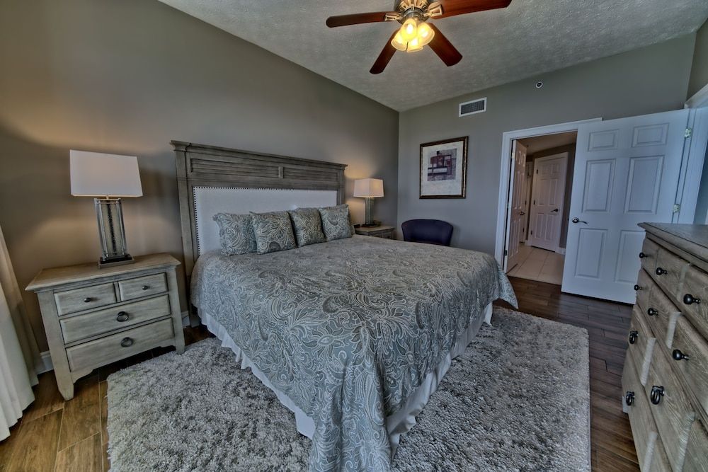 Condo, 2 Bedrooms