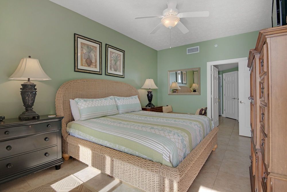 Condo, 2 Bedrooms