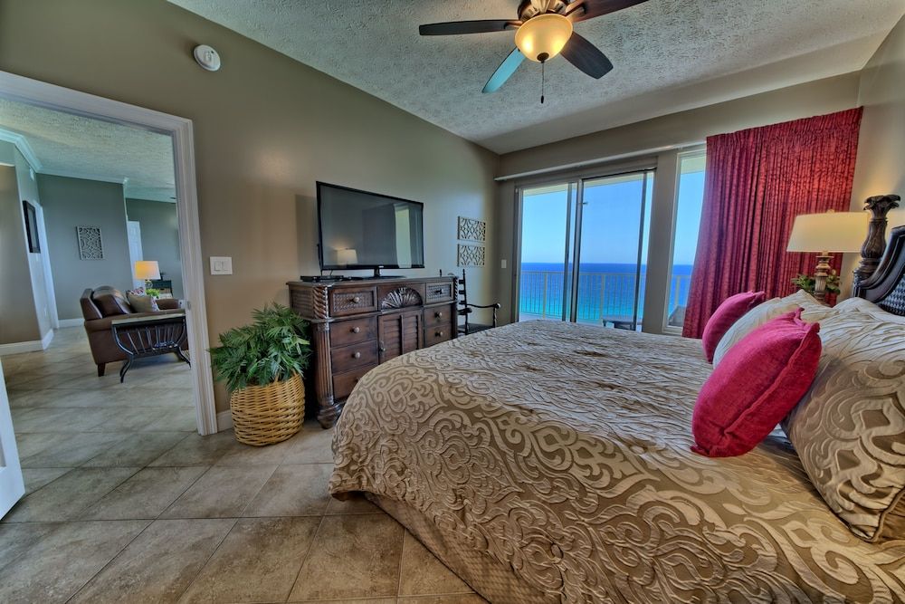 Condo, 2 Bedrooms